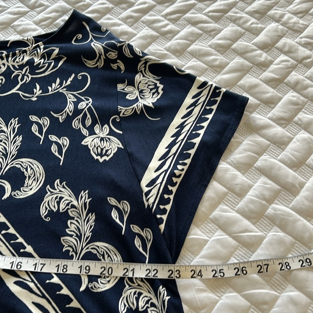 Chicos size 3 boat neck blue and white comfortable dress with cap type sleeves. - Picture 4 of 6